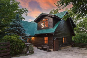 Falling Leaf Hideaway – Alpine Mountain Village Cabin with Hot Tub, Theater, Game Room, Pools!